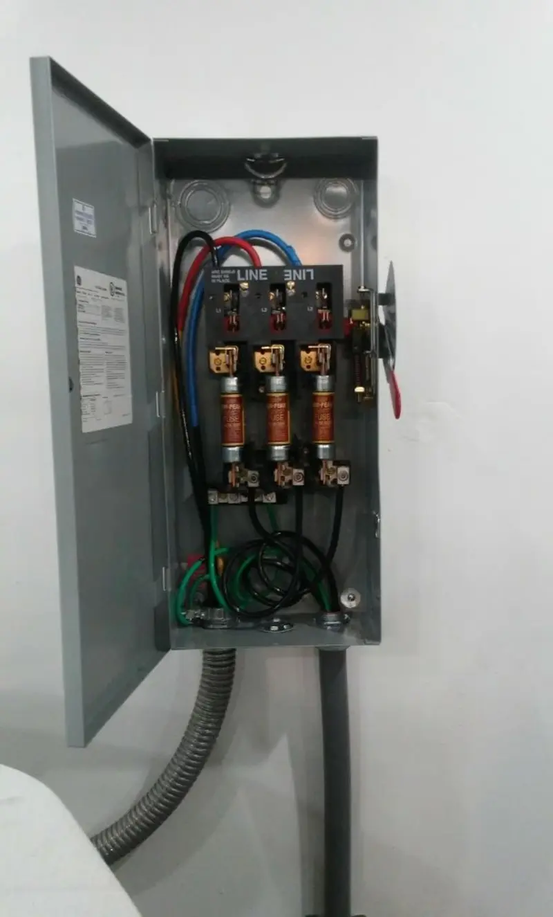 Three-phase disconnect switch installed for Smoke Detector Installation in Rock Springs